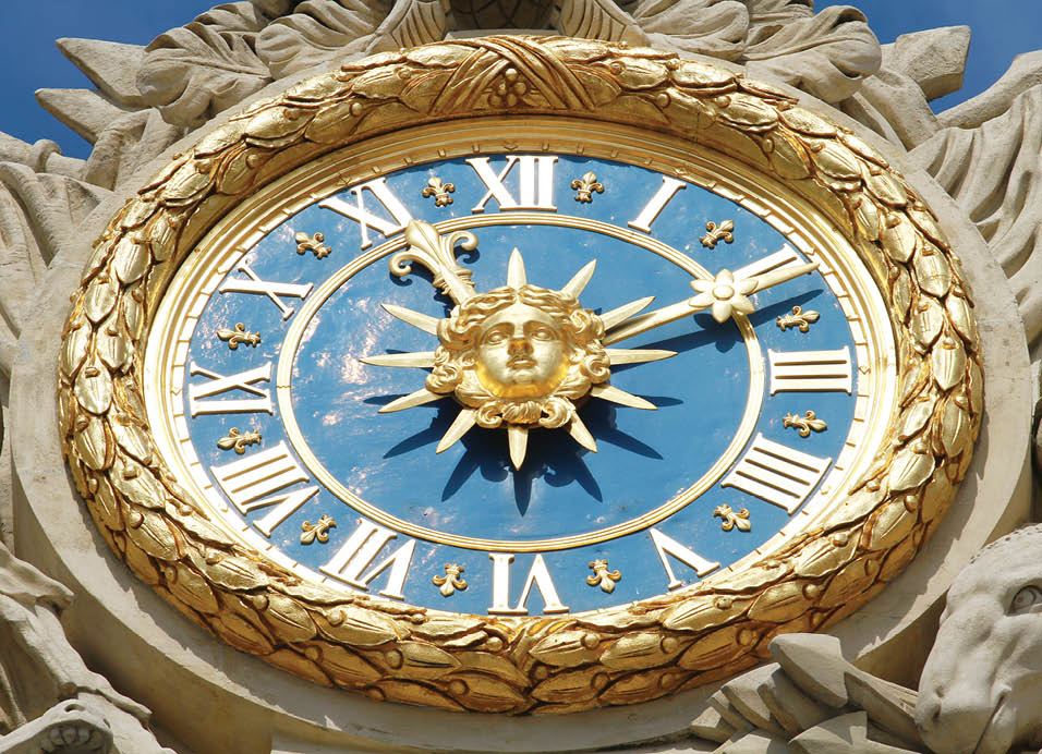 the clock in versailles