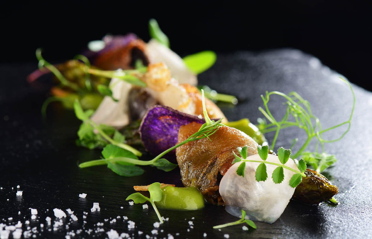 Haute cuisine, Gourmet food scallops with asparagus and lardo bacon