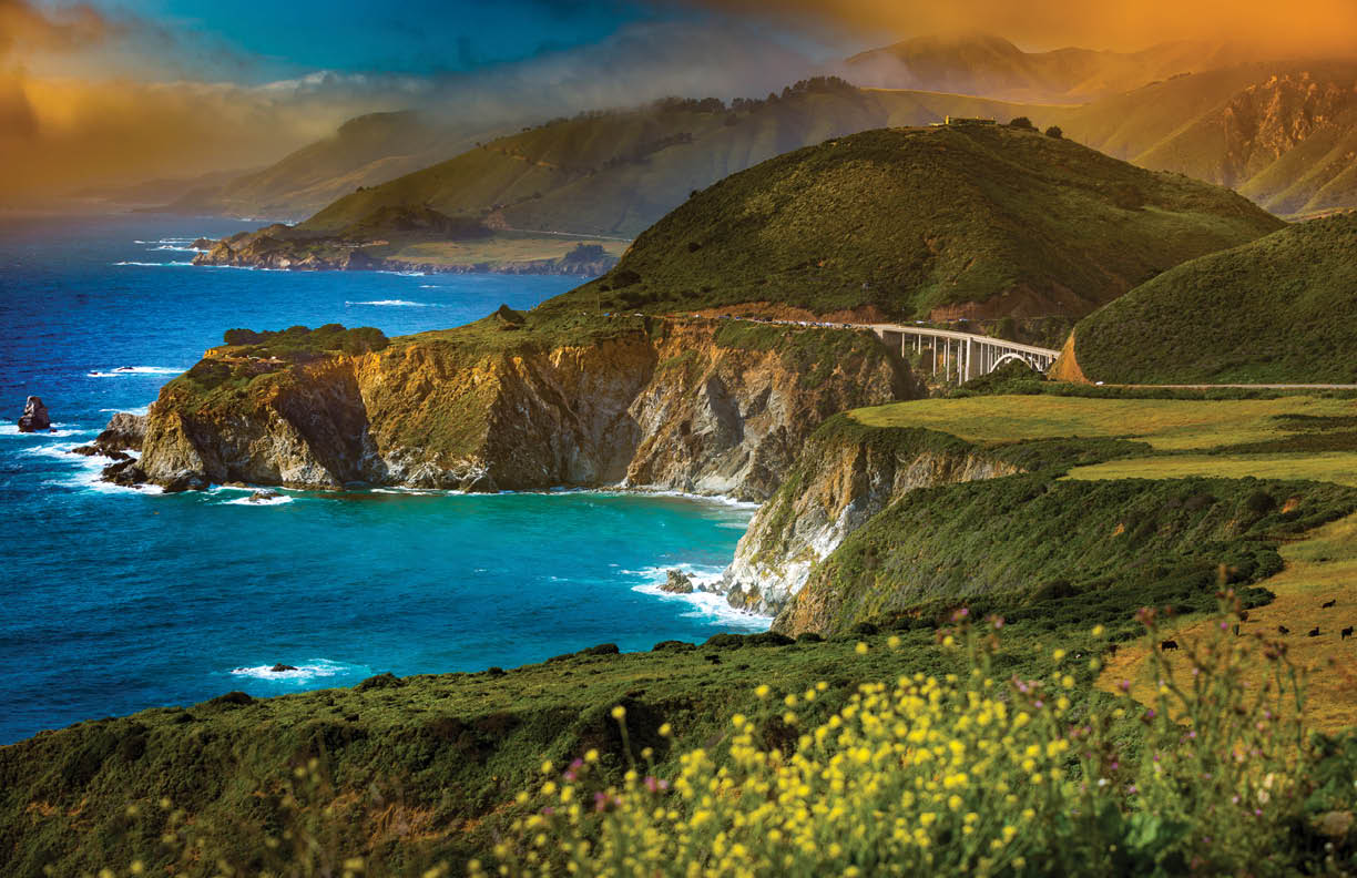 Big Sur Coast at the Bixby Creek Bridge, Monterey County, California, USA.