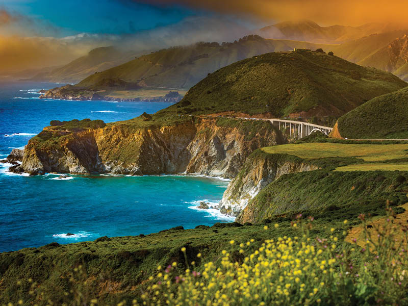Big Sur Coast at the Bixby Creek Bridge, Monterey County, California, USA.