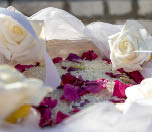 rice for wedding with roses